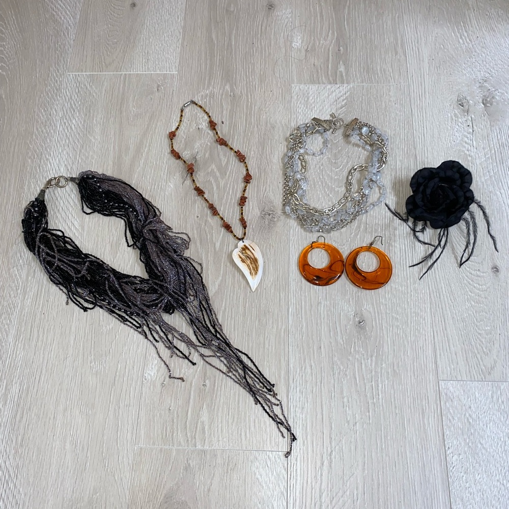 Jewellery lot